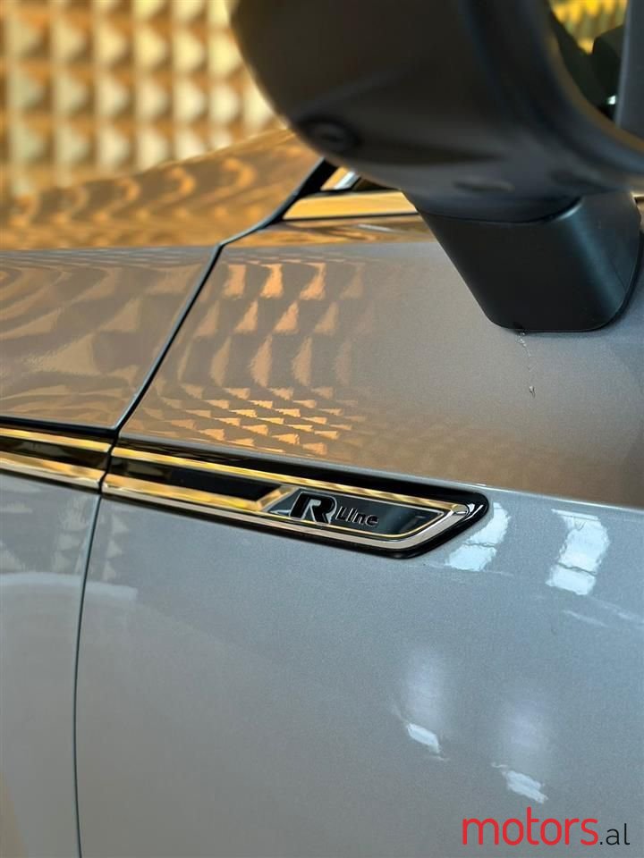 2019' Volkswagen Arteon photo #2