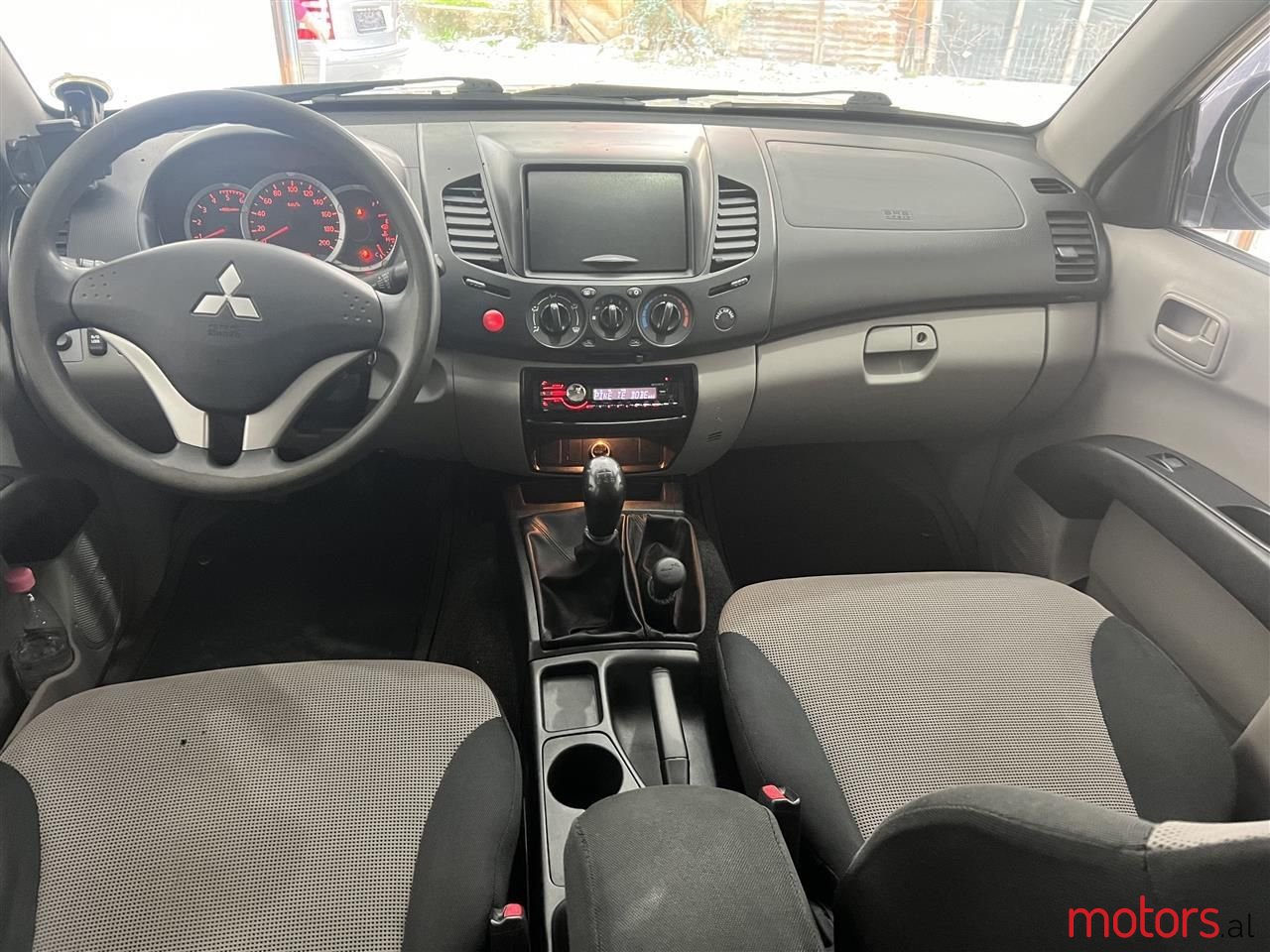 2010' Mitsubishi L200 photo #4