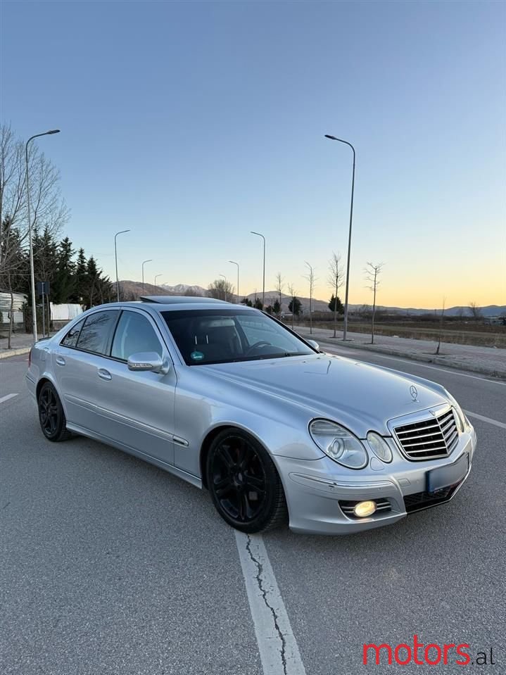 2008' Mercedes-Benz E 230 photo #6