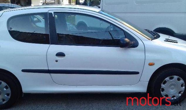 2001' Peugeot 206 photo #1