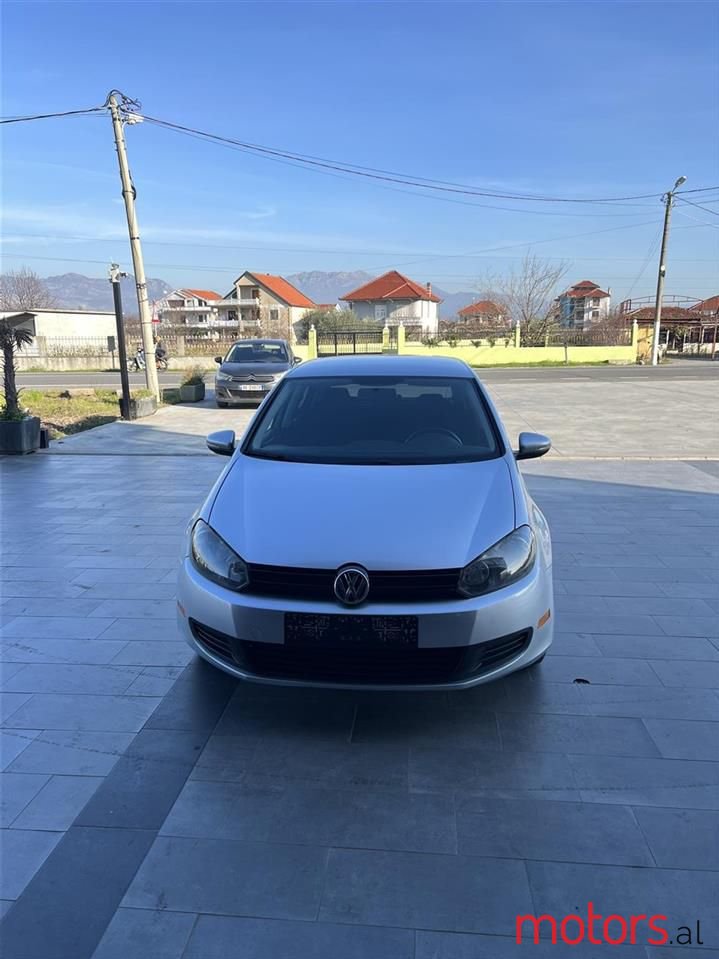 2010' Volkswagen Golf photo #5