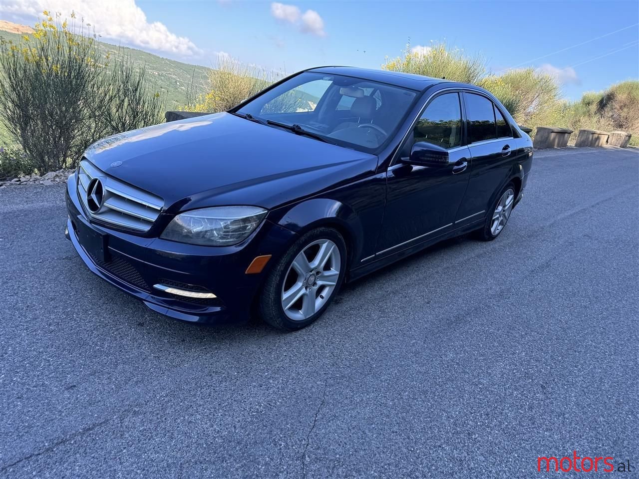2011' Mercedes-Benz C 300 photo #5