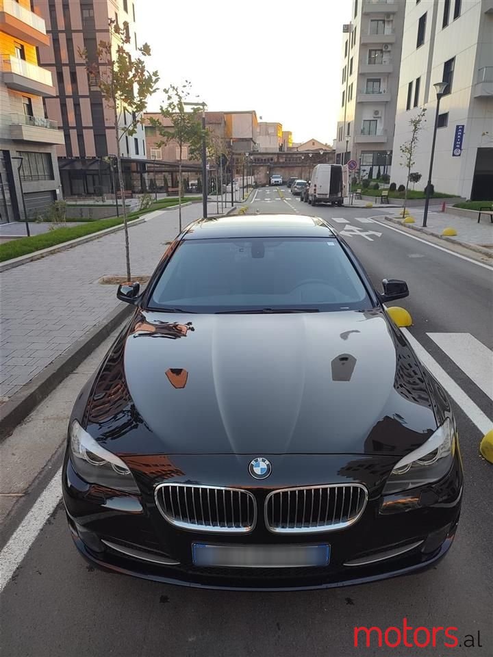 2012' BMW 520 photo #5