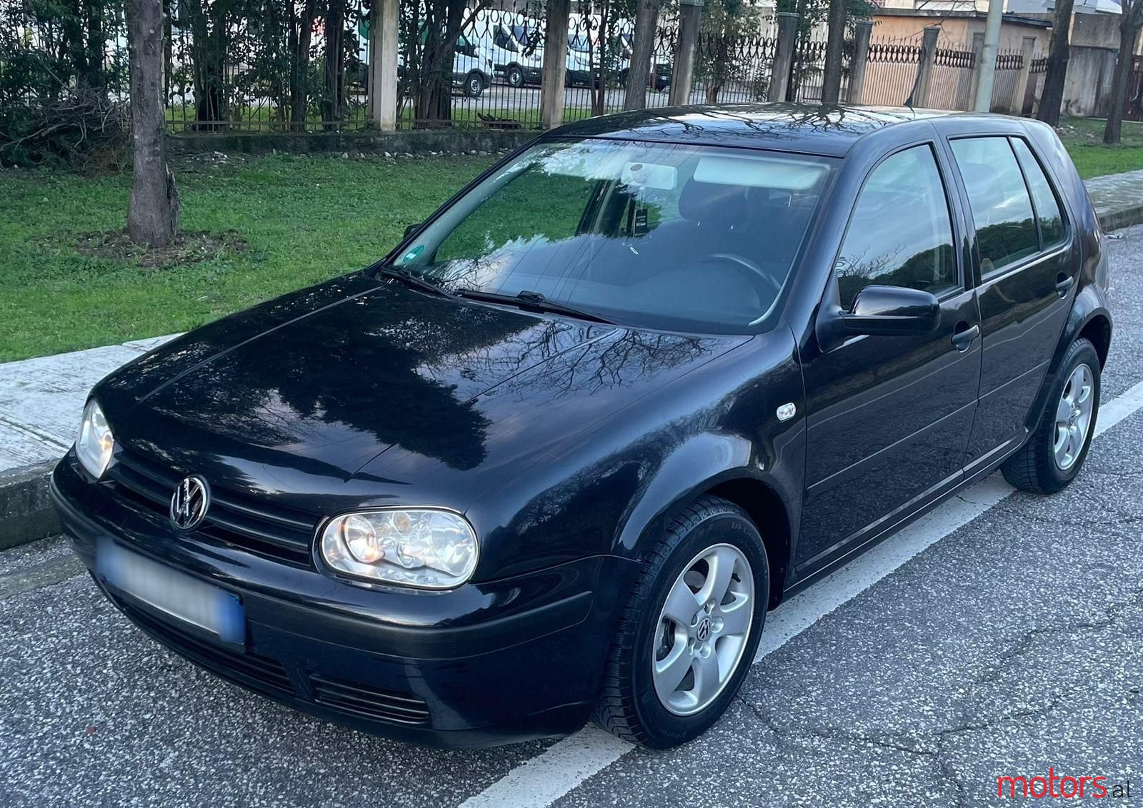 2000' Volkswagen Golf photo #2