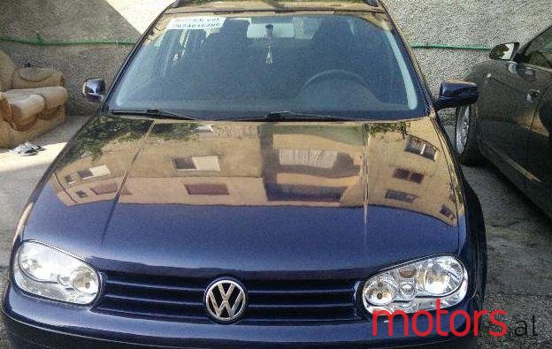 2002' Volkswagen Golf photo #3