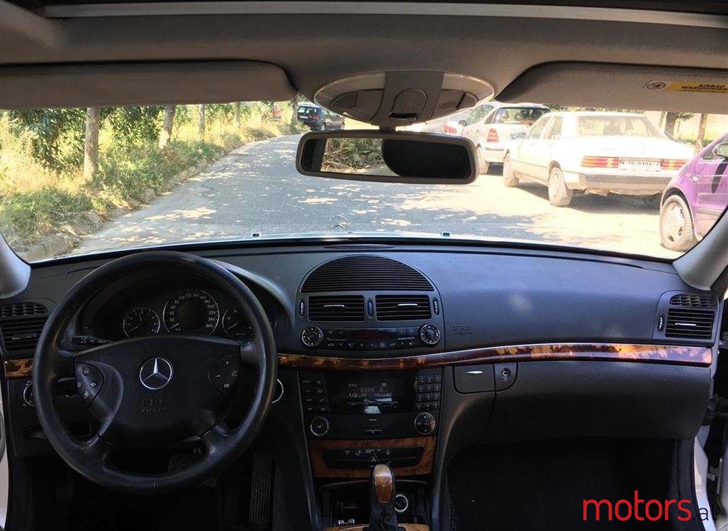 2003' Mercedes-Benz E 270 photo #1