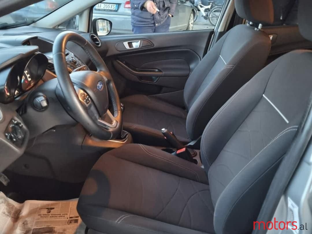 2014' Ford Fiesta photo #4