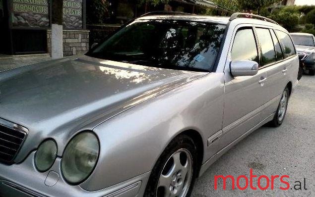 2002' Mercedes-Benz E-Class photo #1