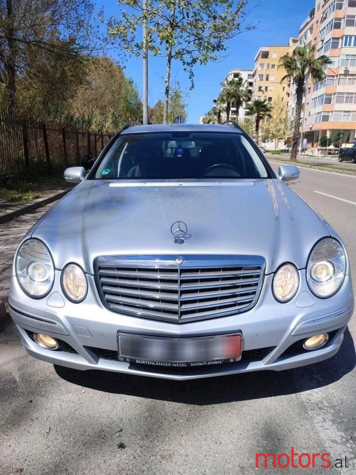 2008' Mercedes-Benz E 200 photo #1