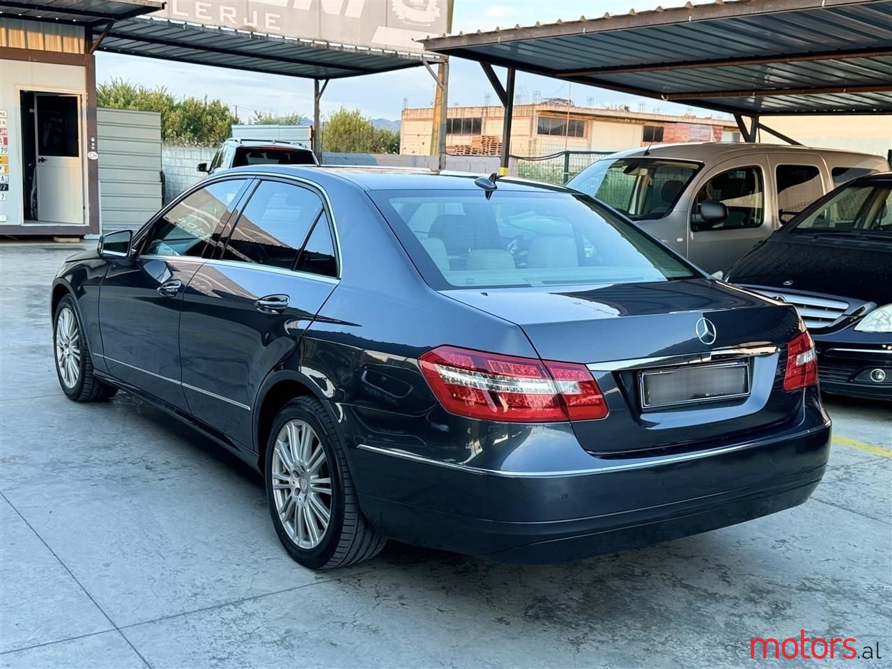 2009' Mercedes-Benz E 220 photo #6