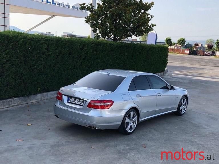 2010' Mercedes-Benz E 220 photo #5