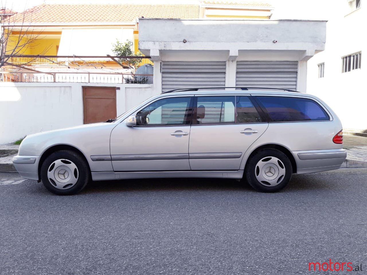 2003' Mercedes-Benz 220E Mercedes-Benz E220 CDi Eleganc photo #2