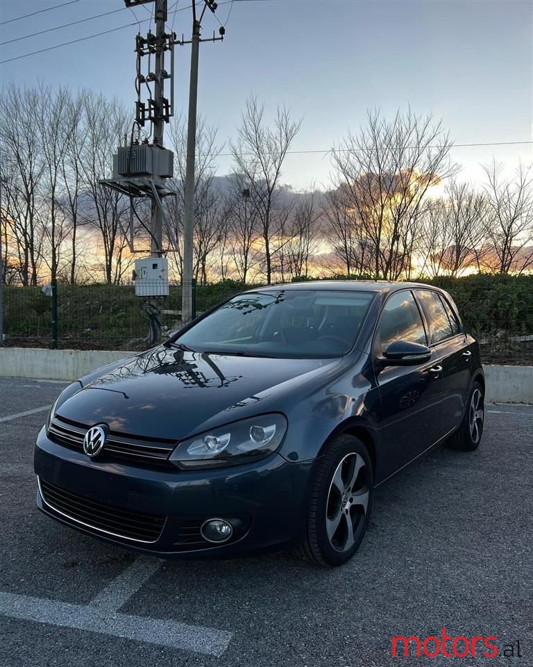 2009' Volkswagen Golf photo #5