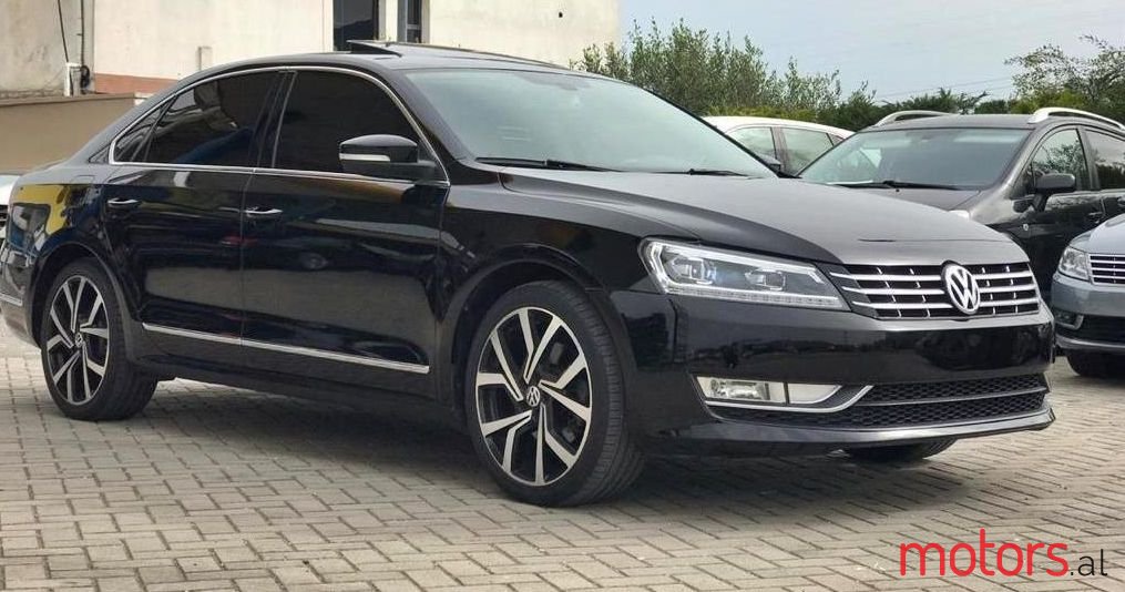 2013' Volkswagen Passat photo #1