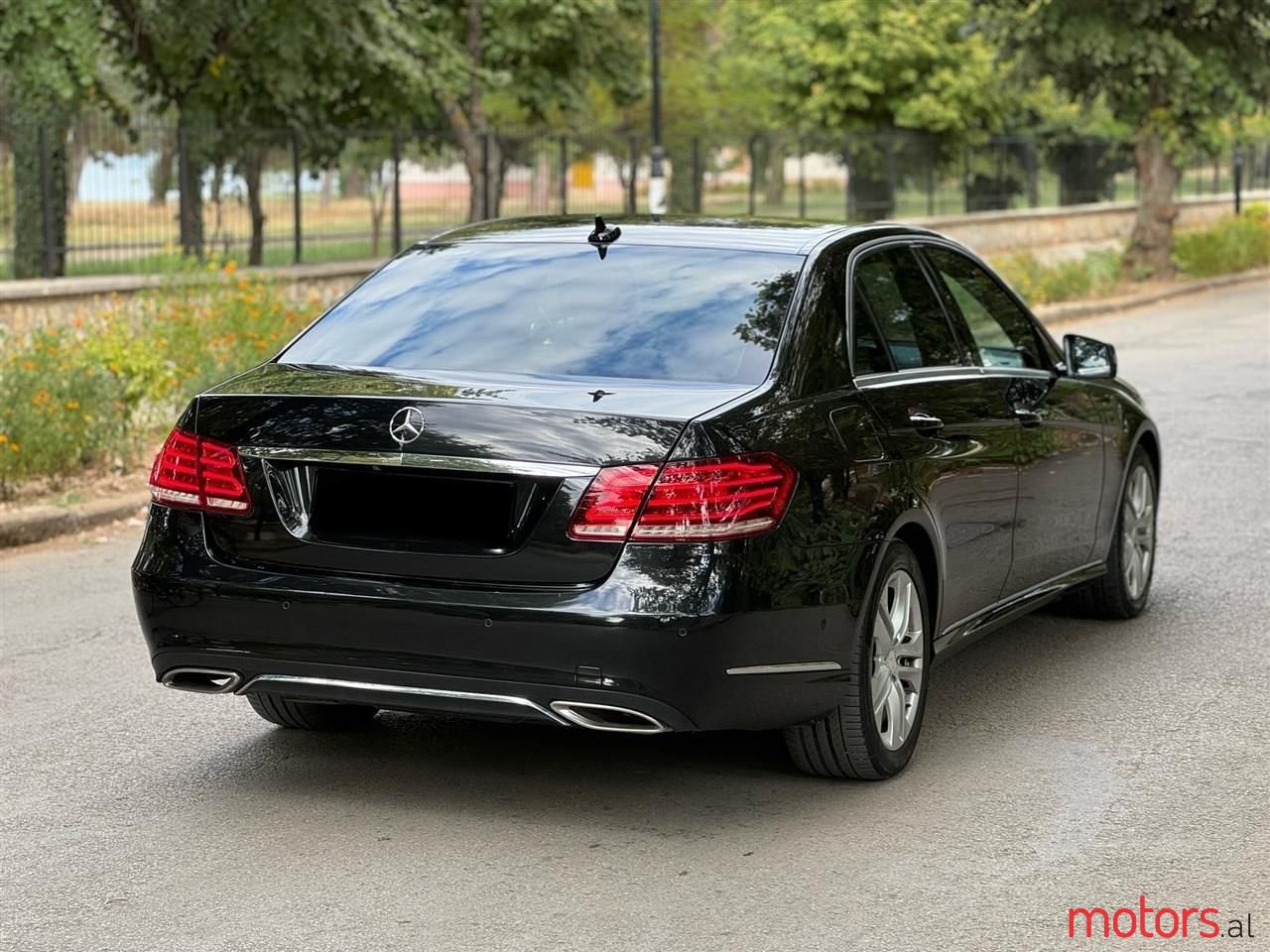2013' Mercedes-Benz E 350 photo #2