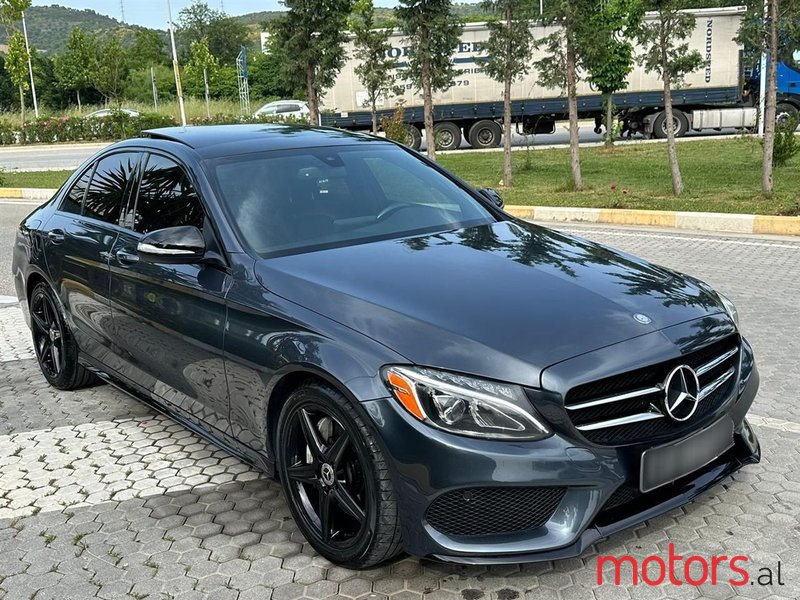 2015' Mercedes-Benz 300 photo #1