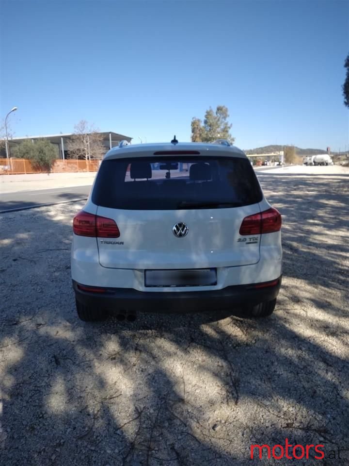 2015' Volkswagen Tiguan photo #5