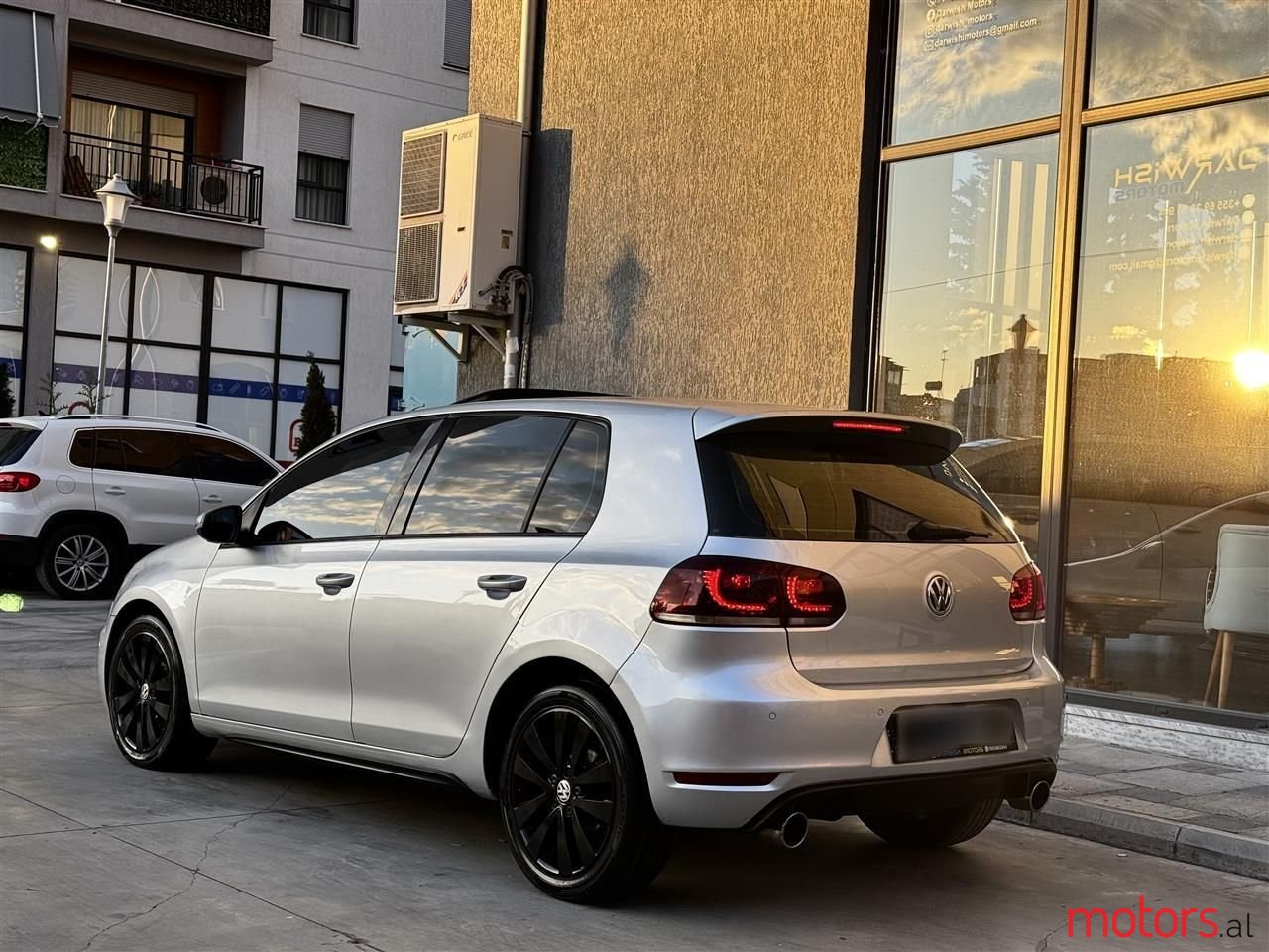 2010' Volkswagen Golf photo #5
