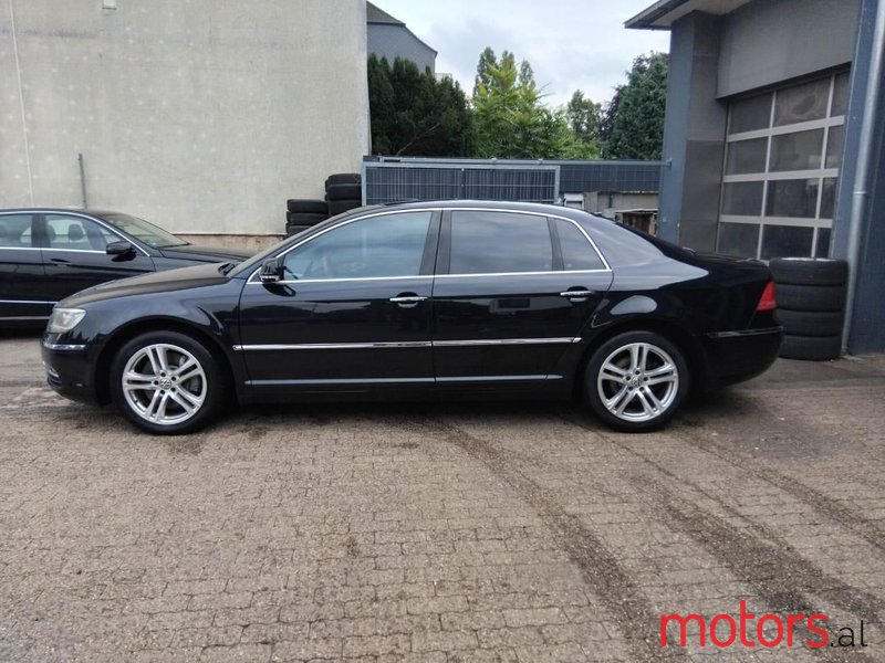 2010' Volkswagen Phaeton photo #5