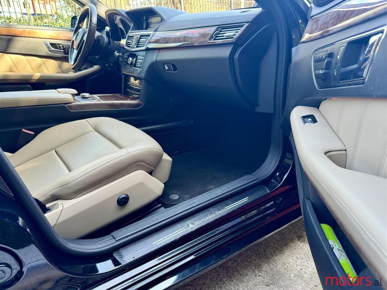 2010' Mercedes-Benz E 350 photo #6