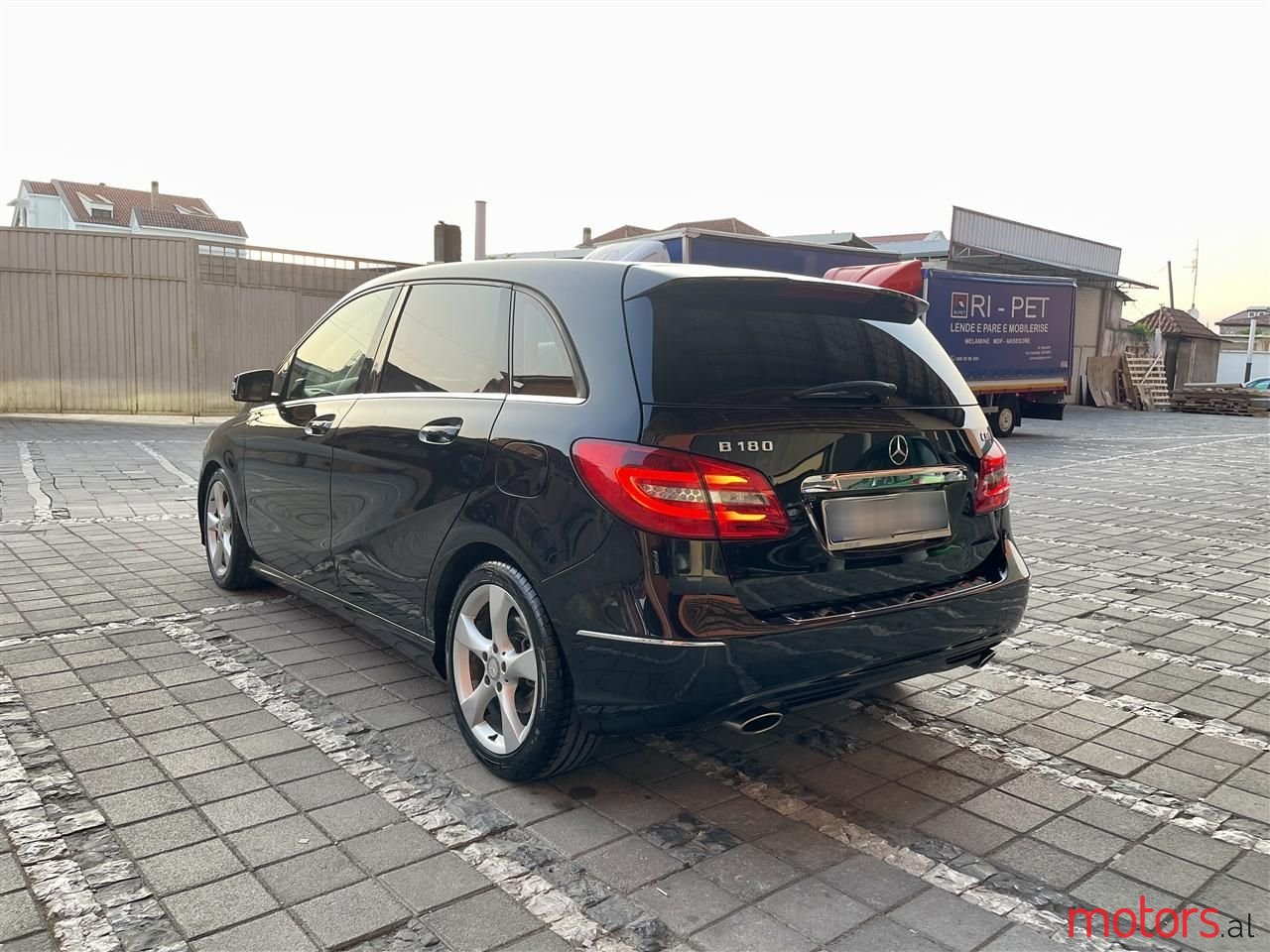 2014' Mercedes-Benz B 180 photo #2