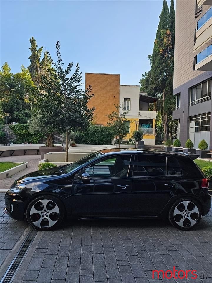 2011' Volkswagen Golf photo #1