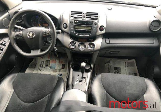 2011' Toyota RAV4 photo #1