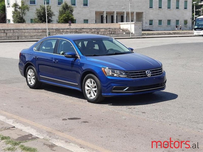 2016' Volkswagen Passat photo #3