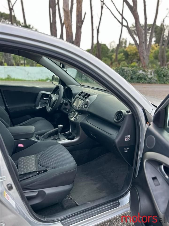 2011' Toyota RAV4 photo #6