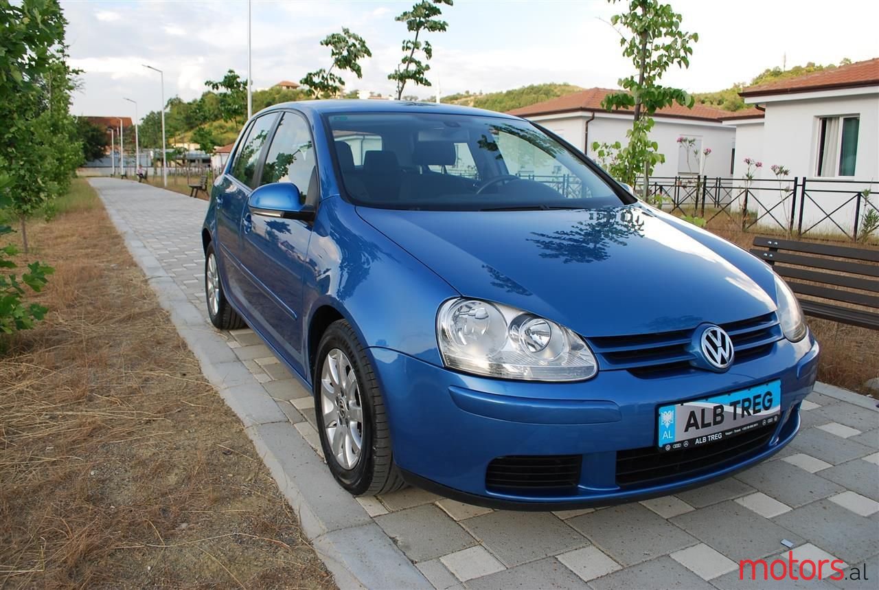 2005' Volkswagen Golf photo #2