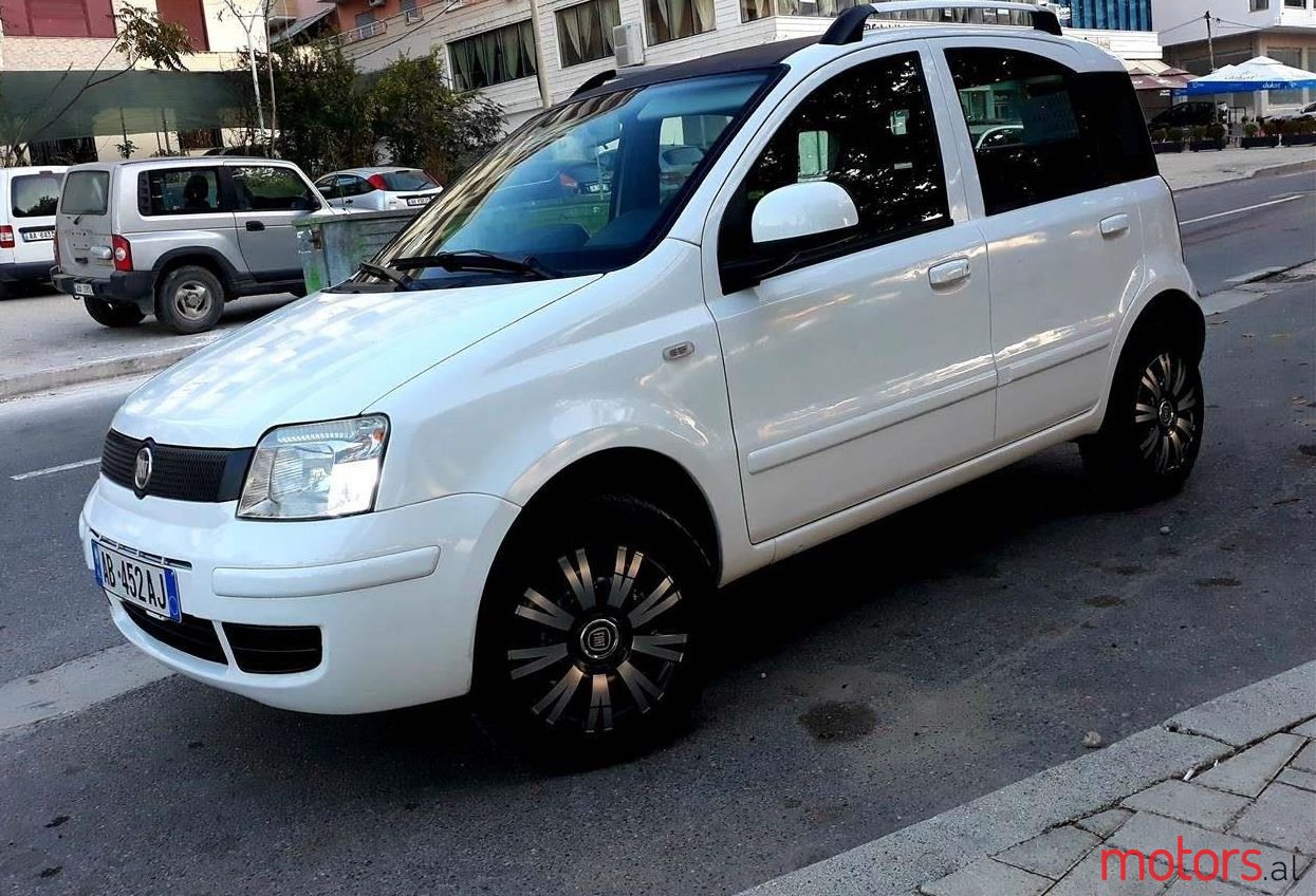 2012' Fiat Panda photo #1