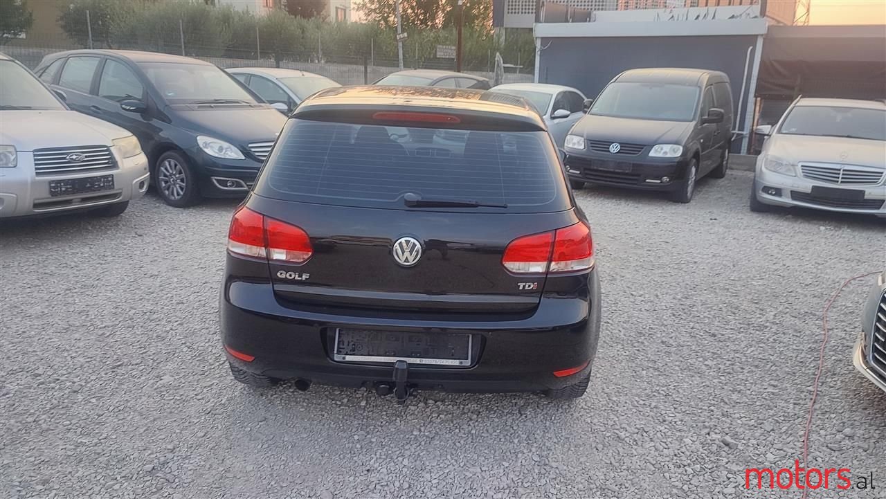 2011' Volkswagen Golf photo #4