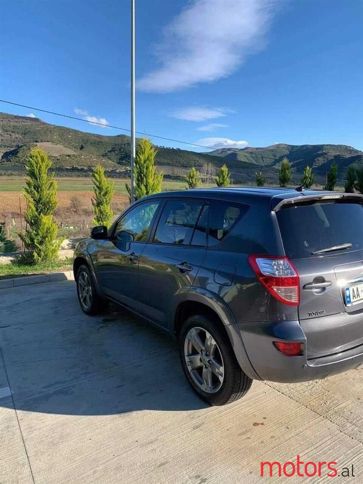 2011' Toyota RAV4 photo #1