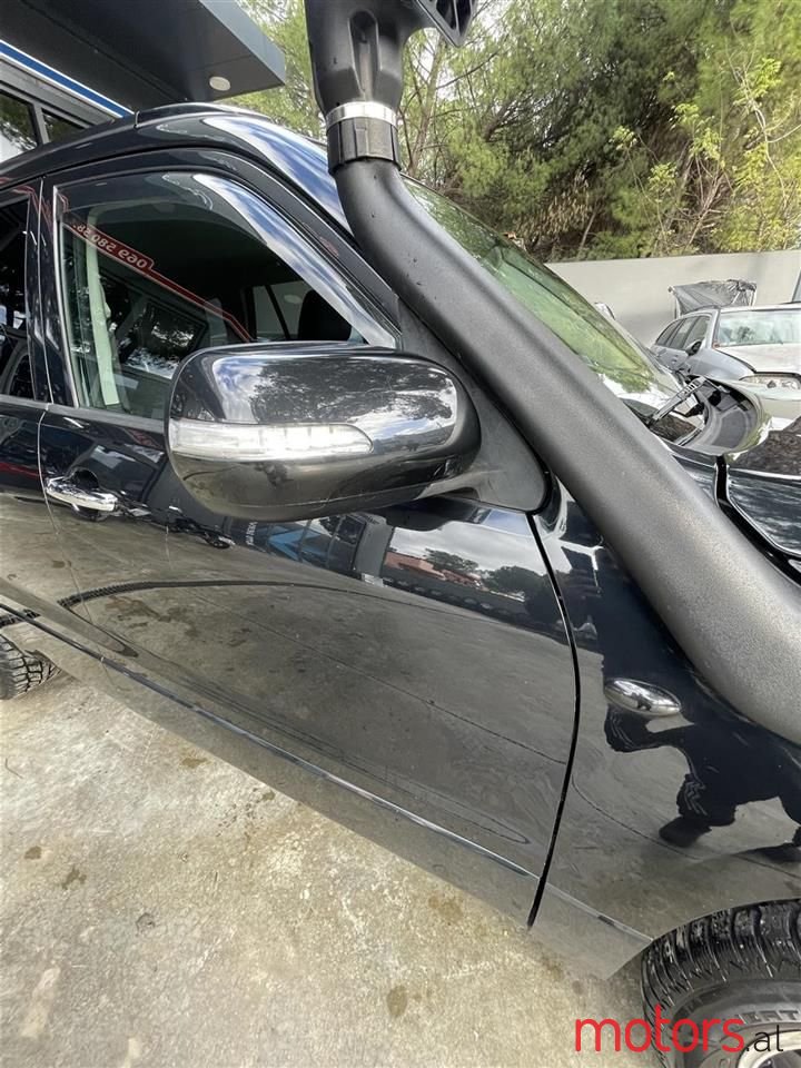 2010' Suzuki Grand Vitara photo #4