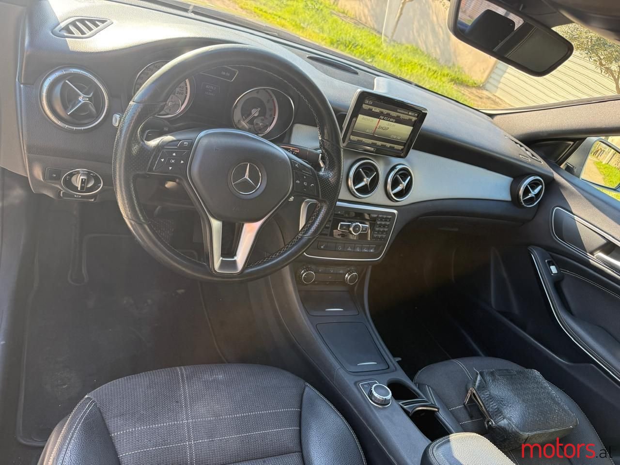 2014' Mercedes-Benz CLA 200 photo #4