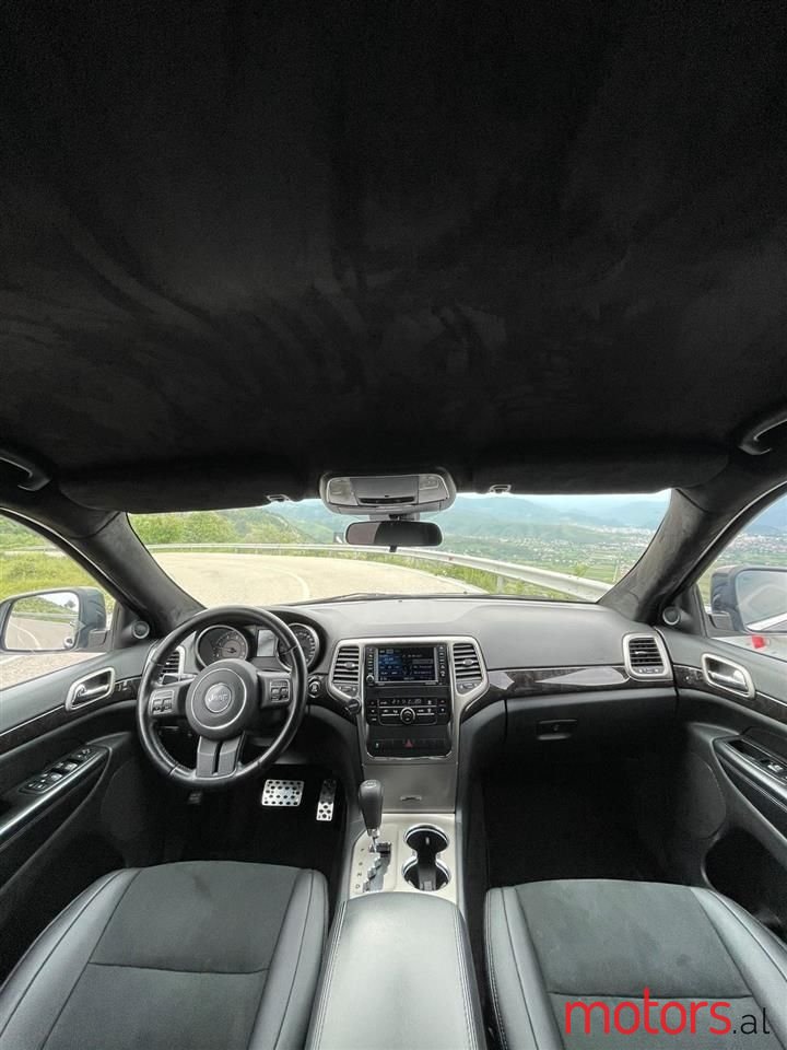 2012' Jeep Grand Cherokee photo #3