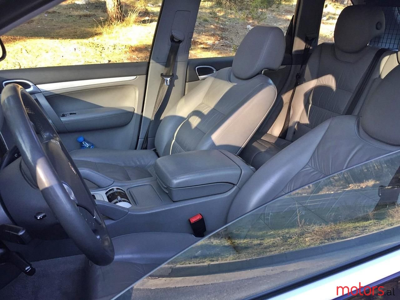 2005' Porsche Cayenne photo #4