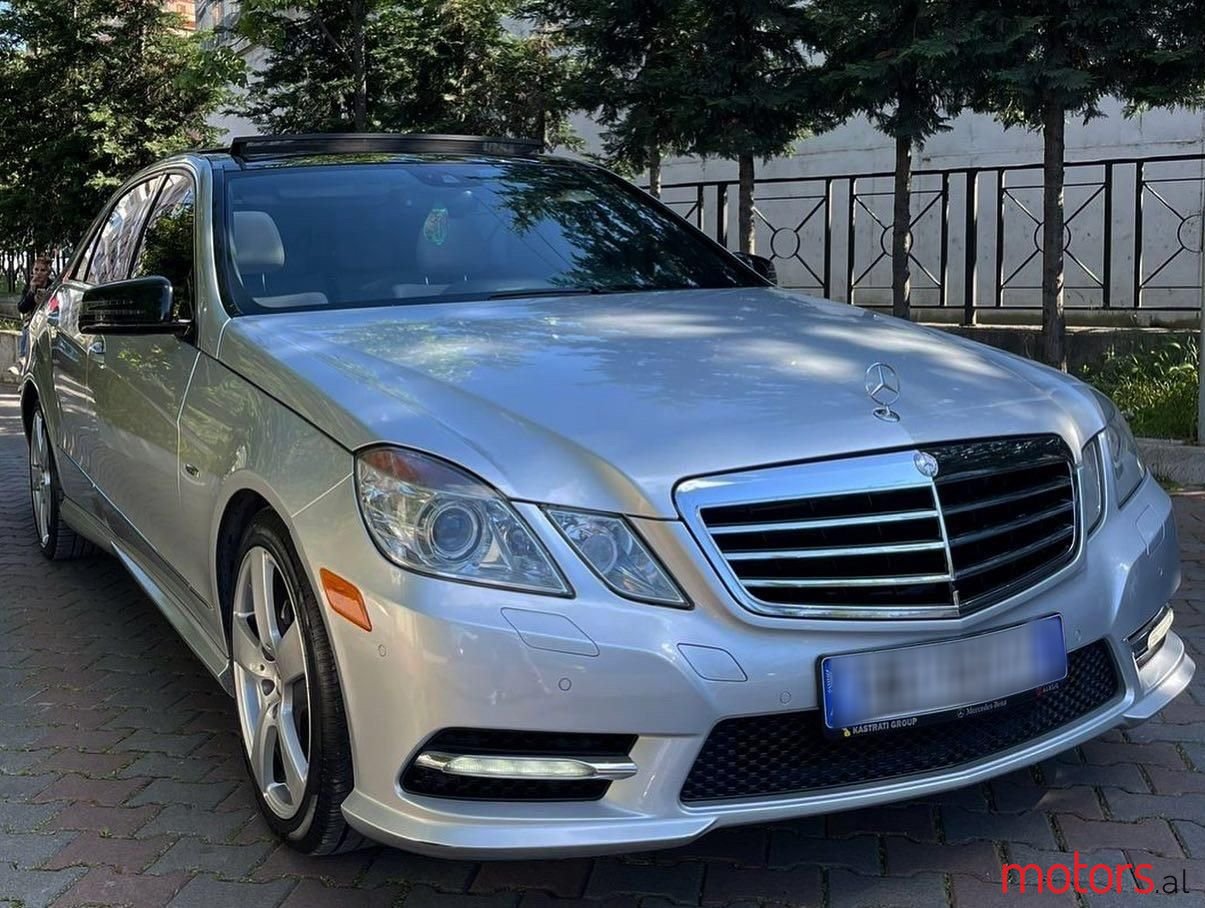 2011' Mercedes-Benz 350 photo #2