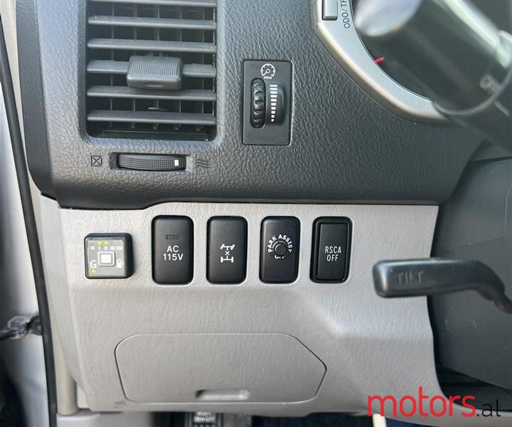 2005' Toyota 4Runner photo #2