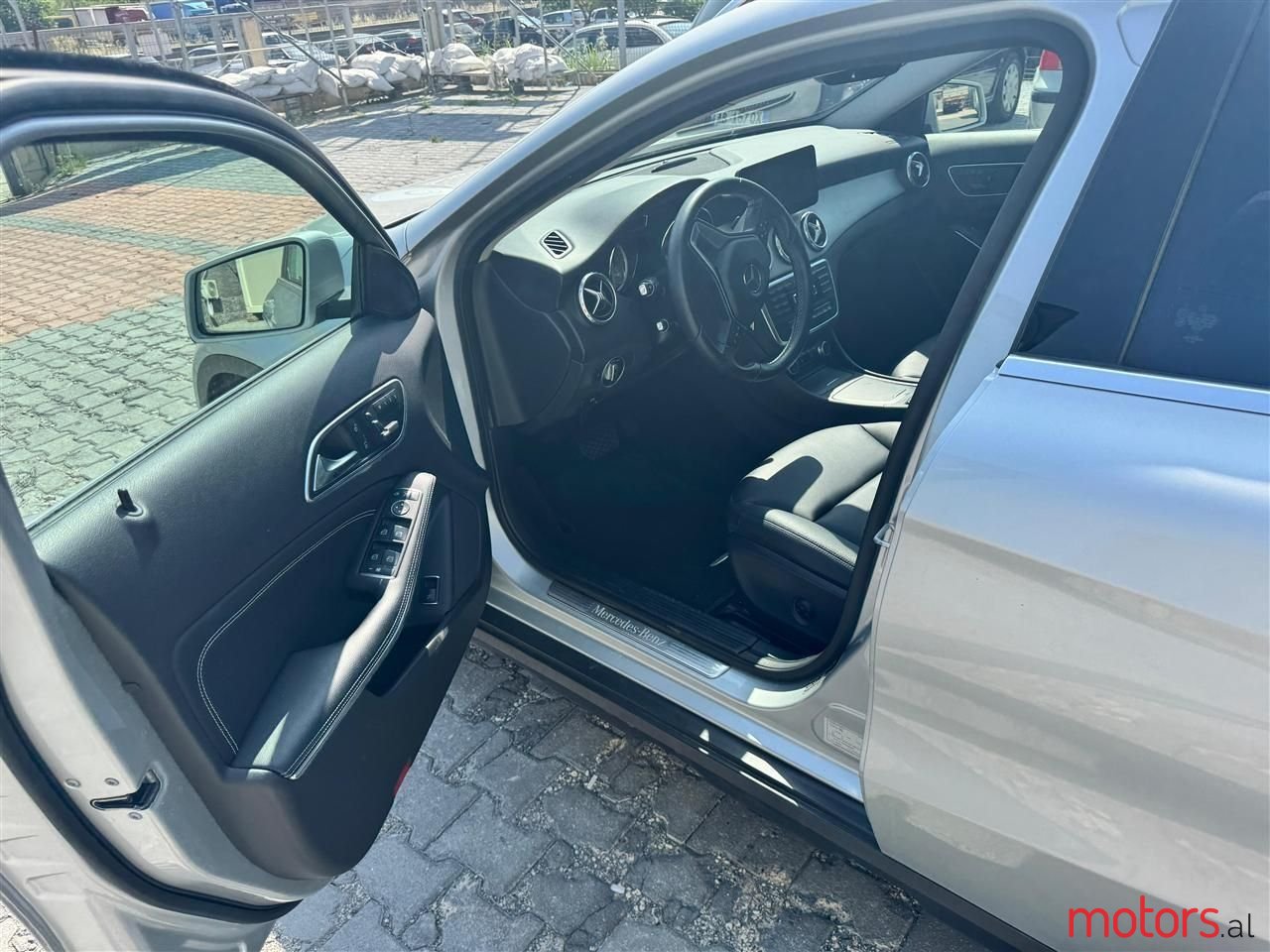 2015' Mercedes-Benz GLA 200 photo #3