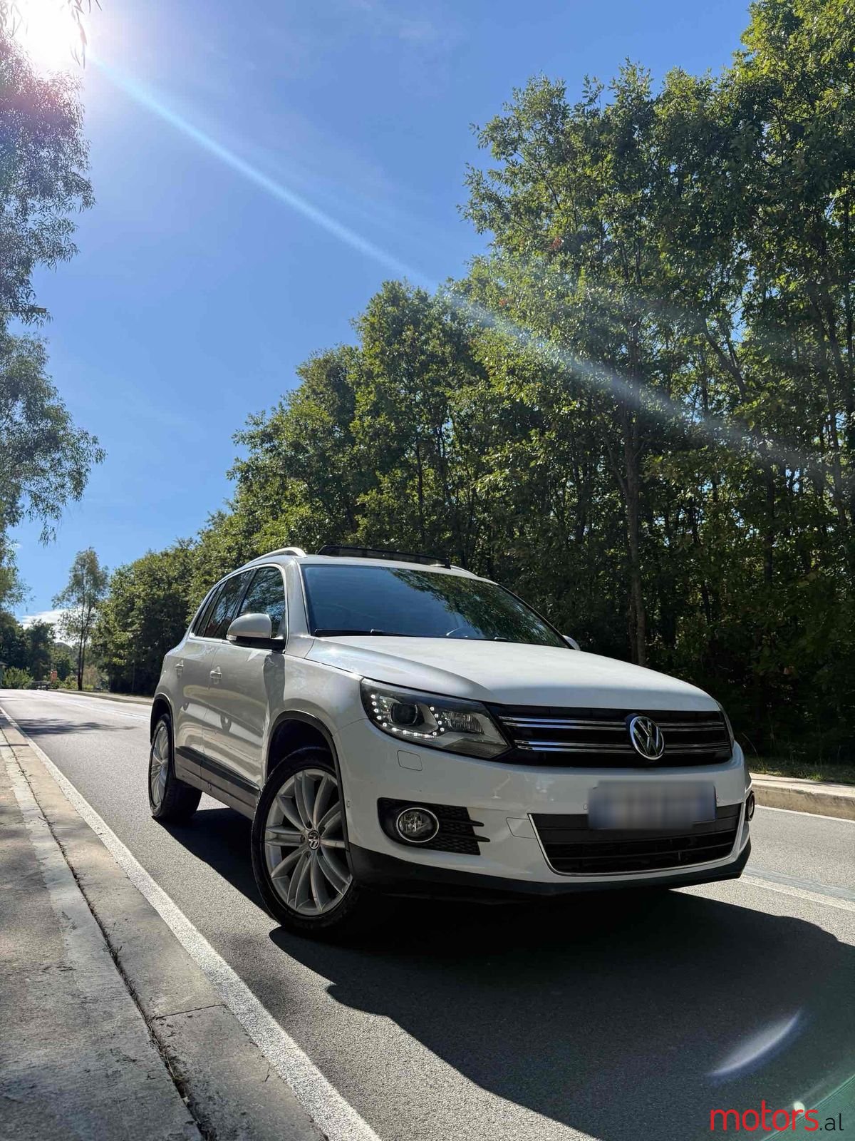 2012' Volkswagen Tiguan photo #1