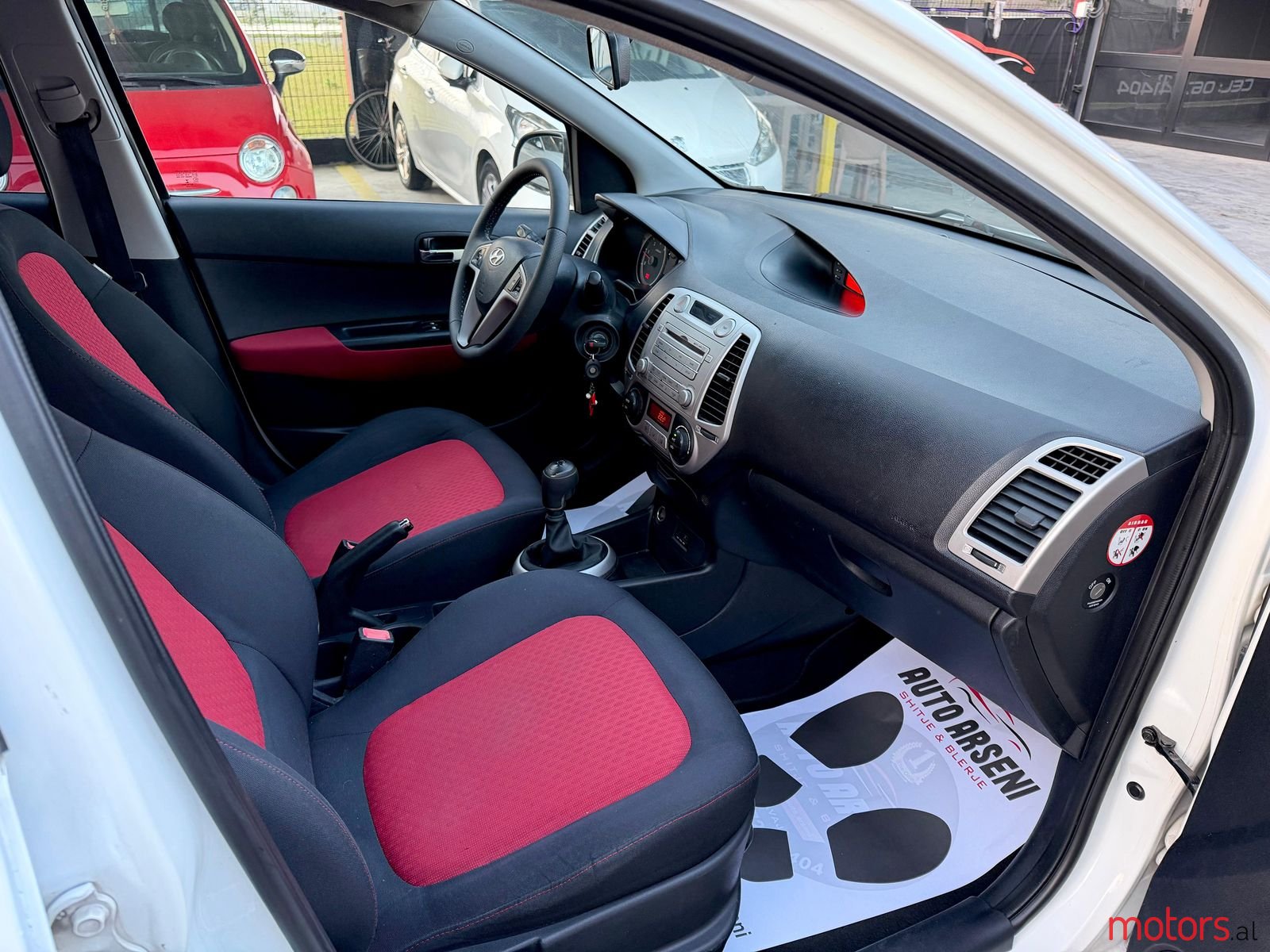 2010' Hyundai i20 photo #3