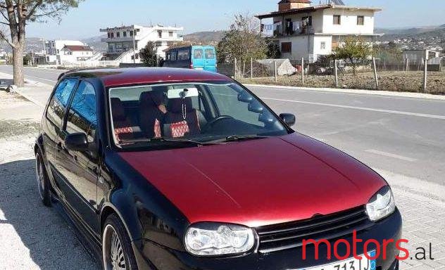 2002' Volkswagen Golf photo #2