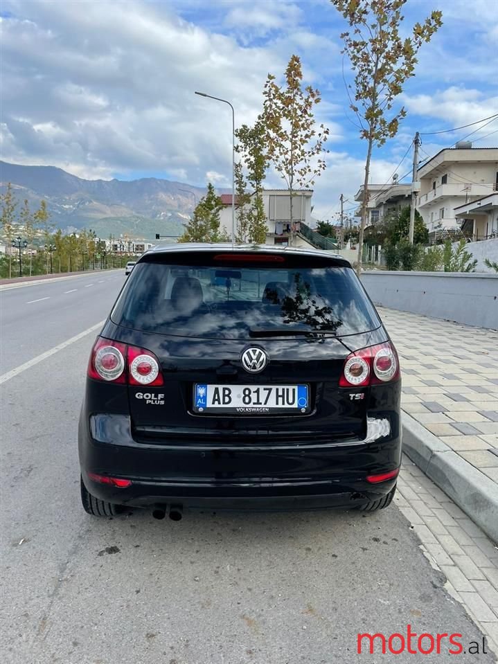 2009' Volkswagen Golf Plus photo #2