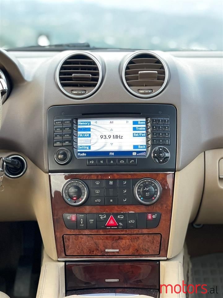 2008' Mercedes-Benz ML 280 photo #5