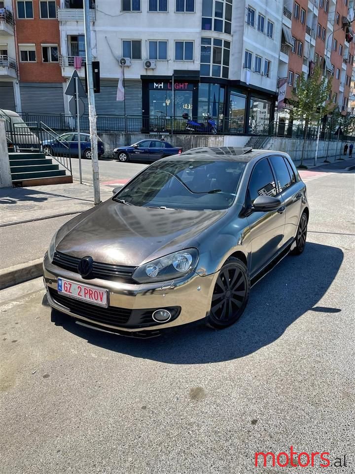 2011' Volkswagen Golf photo #1