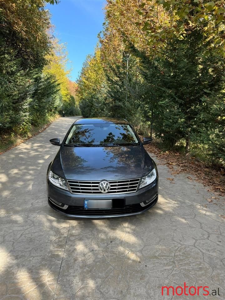 2015' Volkswagen Passat photo #1