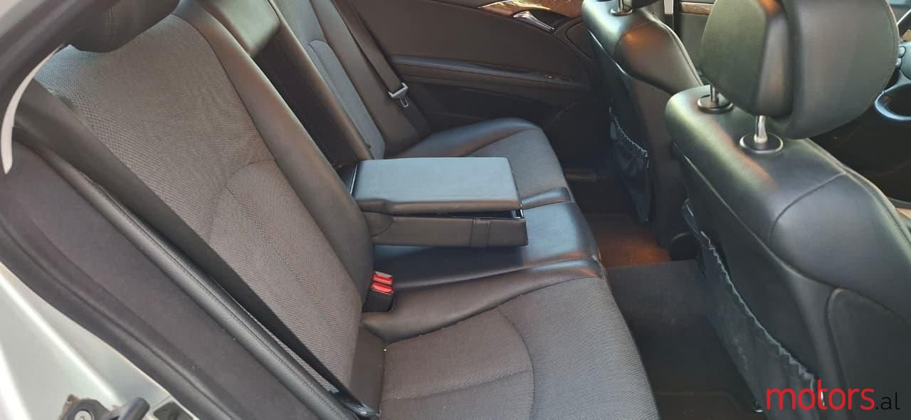 2008' Mercedes-Benz E 200 photo #5