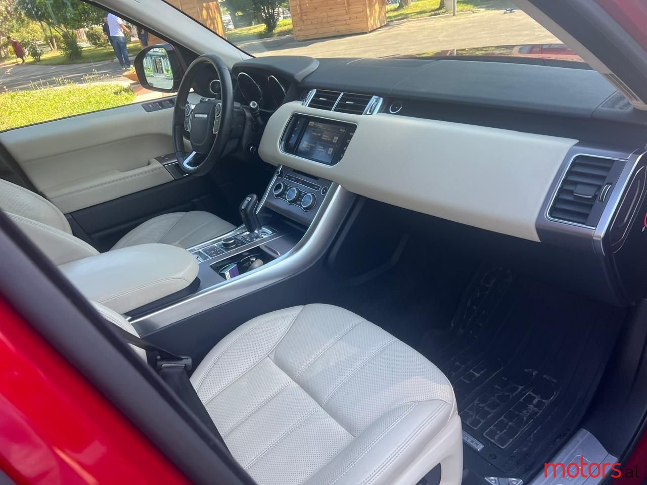 2016' Land Rover Range Rover Sport photo #4