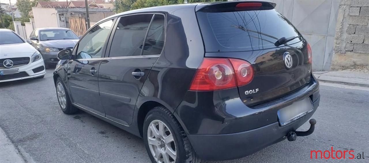 2005' Volkswagen Golf photo #1